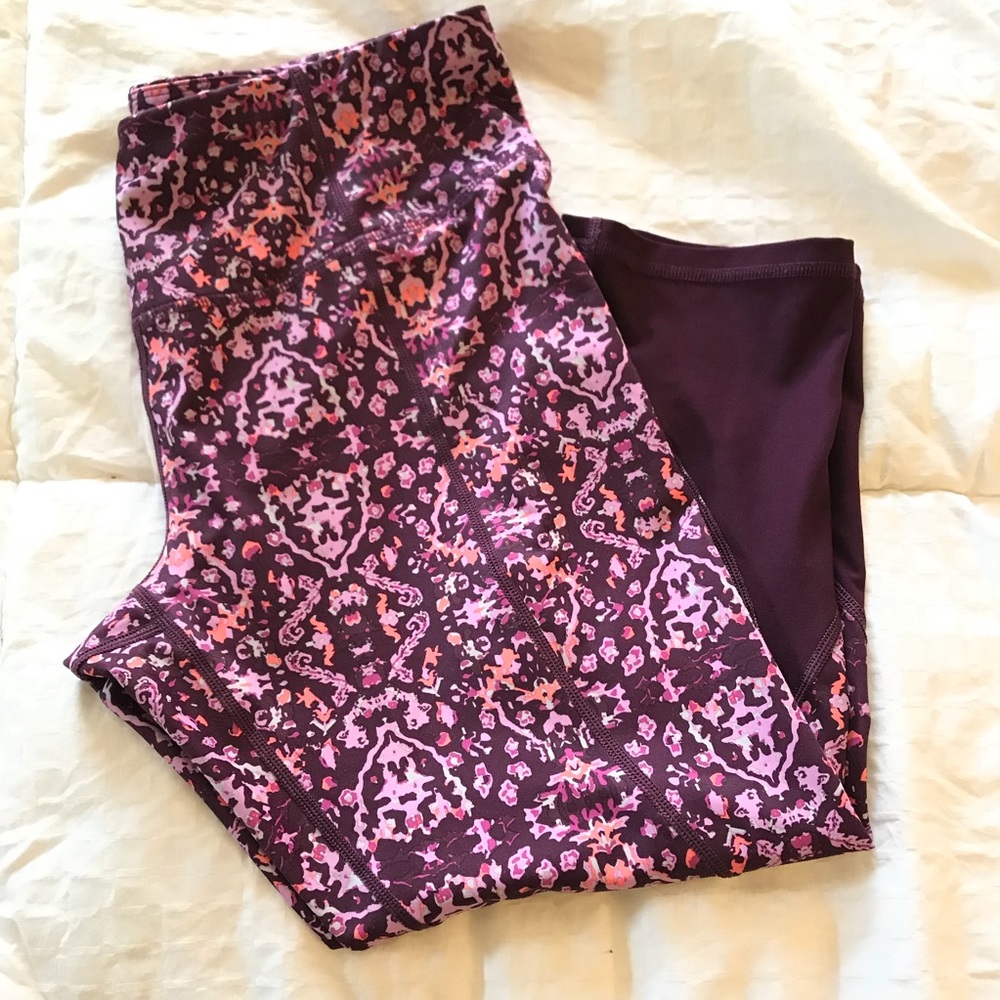 APANA CROPPED YOGA PANTS SIZE M